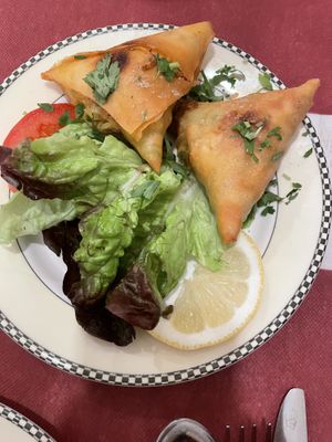 Samosas vegetales   at Taj Indian Restaurant in Girona