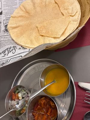 Poppadoms  at Taj Indian Restaurant in Girona