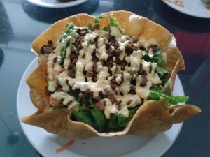 taco salad at Doomie's Home Cookin' in Hollywood