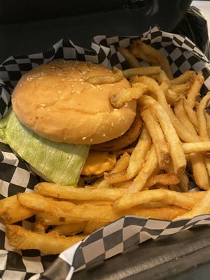 Wéstern bacon cheeseburger at Doomie's Home Cookin' in Hollywood