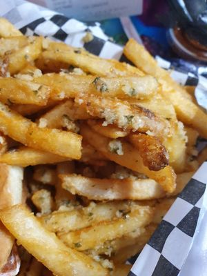 Garlic fries at Doomie's Home Cookin' in Hollywood