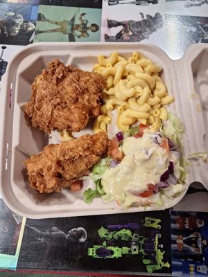 Vegan lecture of fried chicken + mac and cheese + salad at Doomie's Home Cookin' in Hollywood