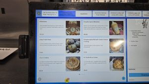  at Doomie's Home Cookin' in Hollywood