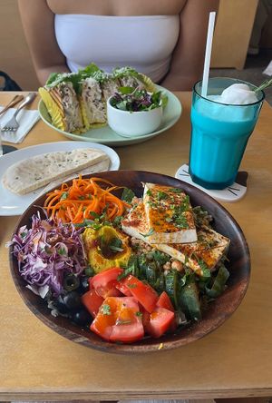 The coconut milkshake and the Bowl closets in the frame are vegan and soooo delicious🩷   at New Zealand Story in Seoul