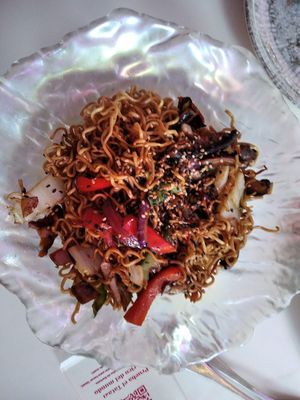 Yakisoba vegetal at Miss Sushi in Jerez