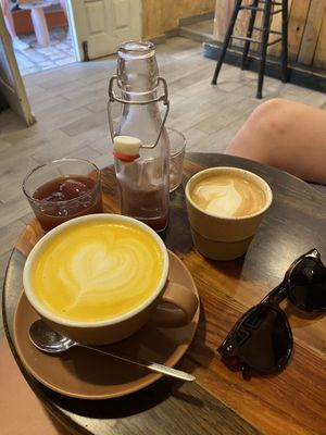 Flat white w/ oat, Turmeric latte w/ oat, ice tea   at Augusto Specialty Coffee Shop in Rovinj