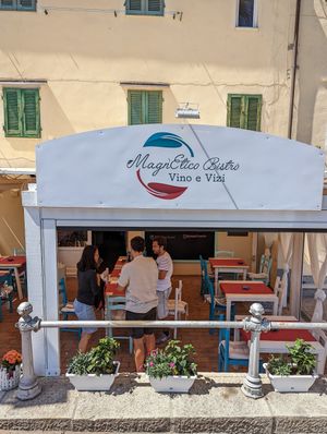 Outside seating at MagnEtico Bistrò in Porto Azzurro