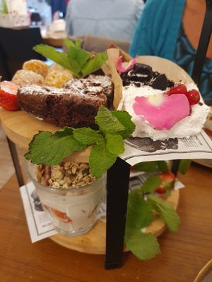 High tea for two at Kattencafé Op z'n Kop in Groningen