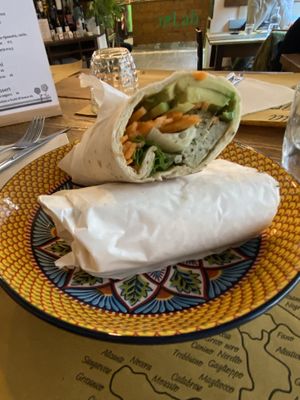 Roll with Basilicum Tofu   at re BiO in Rome