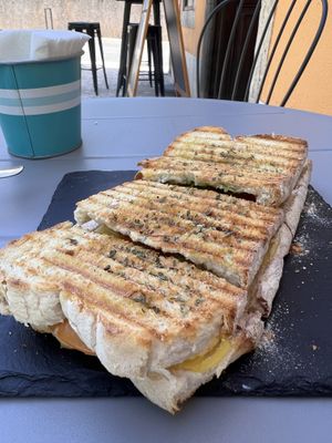 Tosta vegan  at Nata Pura in Sintra
