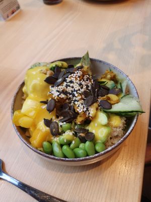 Roasty Rio Bowl at råbowls in Hamburg