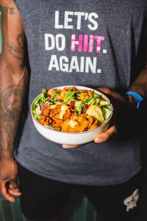 curry bowl at råbowls in Hamburg