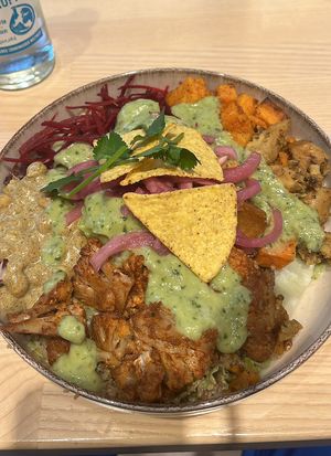 vegan bowl  at råbowls in Hamburg