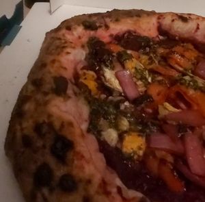 Pizza veg très bonne! at Pizzeria Canaglia in Caen