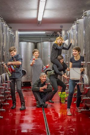 Die Familie im Keller. So schön kann arbeiten sein😉Schilcherei® | Weingut Hannes und Luise Jöbstl at Weingut Jöbstl in Wernersdorf