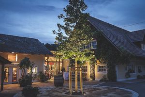 Unser Hof, Schilcherei® |  Weingut Jöbstl at Weingut Jöbstl in Wernersdorf