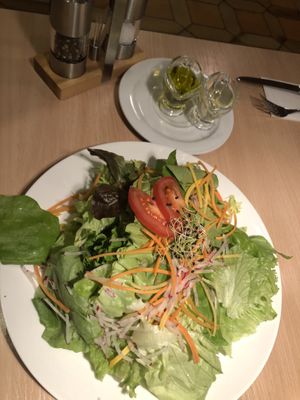 salad w oil & vinegar at Siblinger Randenhaus in Siblingen