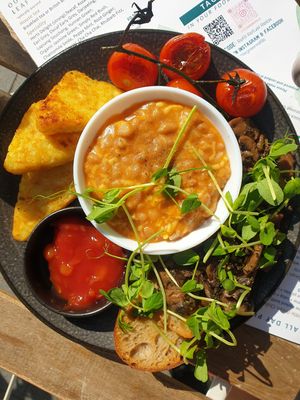Delicious Green Breakfast Vegan so asked for extra beans and vegan cheese at Little Green Refills in Abergavenny