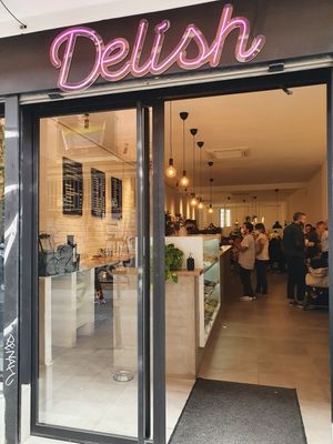 Vibe at Delish Vegan Doughnuts - Malasaña in Madrid