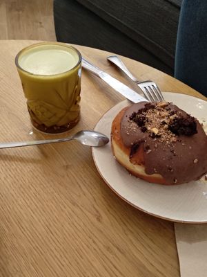 Brownie y matcha at Delish Vegan Doughnuts - Malasaña in Madrid