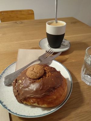 Ginger at Delish Vegan Doughnuts - Malasaña in Madrid