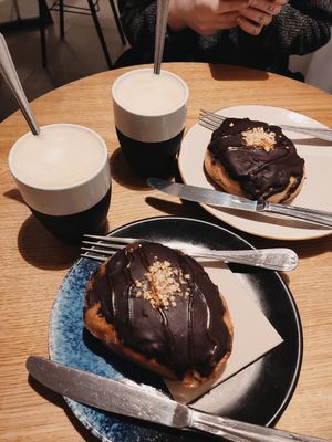 🤤🤤🤤 at Delish Vegan Doughnuts - Malasaña in Madrid