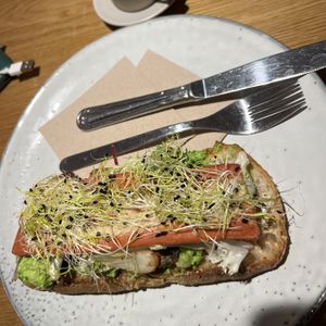 green goddess sandwich with bacon  at Delish Vegan Doughnuts - Malasaña in Madrid