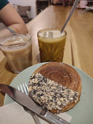 Hazelnut roll 4,5€ at Delish Vegan Doughnuts - Malasaña in Madrid