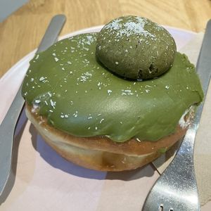 Donut de matcha  at Delish Vegan Doughnuts - Malasaña in Madrid