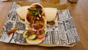 Delicious baos at FinaFilipina in Madrid