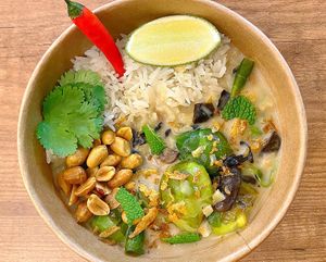 Thai curry at FinaFilipina in Madrid