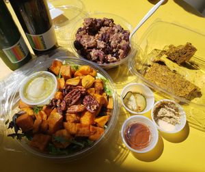 Cobbler, hummus toast and salad at RAWGIRLS Downtown in Memphis