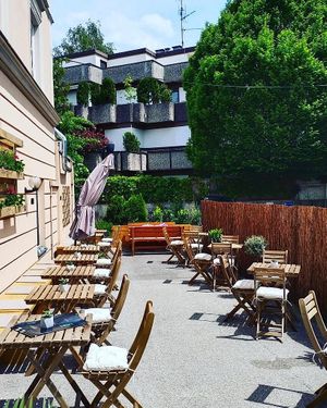 Outdoor dining  at Vegitalian in Salzburg