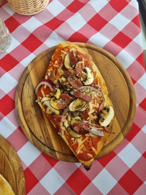 Pizza Cicciona at Vegitalian in Salzburg