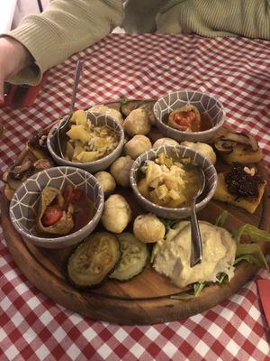 Antipasti for 2  at Vegitalian in Salzburg