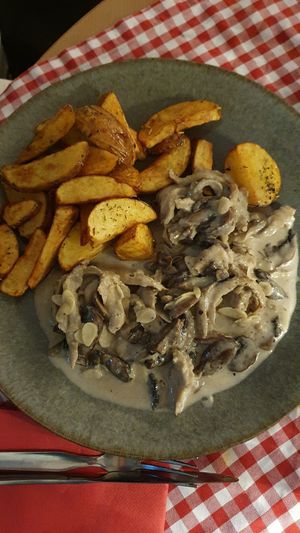 seitan with mushrooms and almonds at Vegitalian in Salzburg