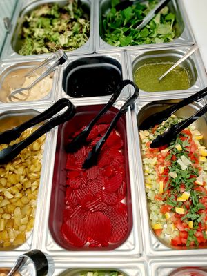 Fresh ingredients  at Hummus Falafel En Meer in Breda