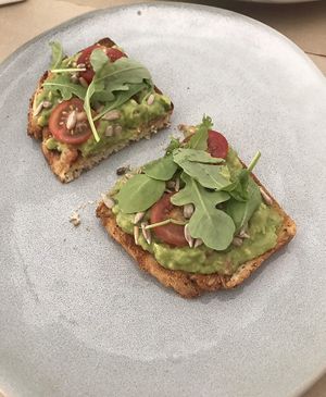Toast guacamole  at Tinobu in Valencia