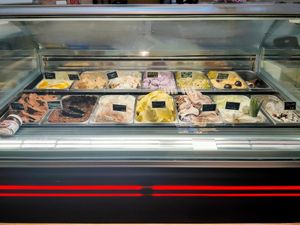 First shop window at Madonna Gelateri in Girona