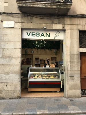 Outside  at Madonna Gelateri in Girona