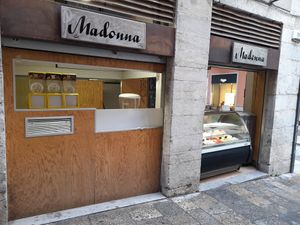 Front at Madonna Gelateri in Girona