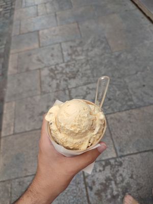 Crema catalana at Madonna Gelateri in Girona