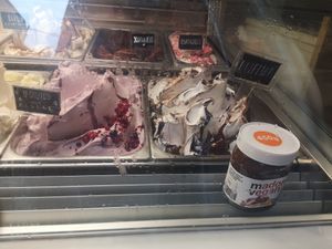 Including vegan Nutella flavour at Madonna Gelateri in Girona