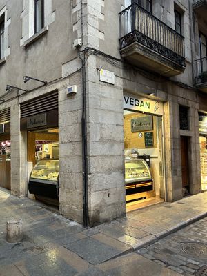 Exterior   at Madonna Gelateri in Girona