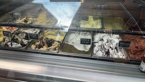 lots of options! at Madonna Gelateri in Girona