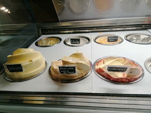 Flavours at Madonna Gelateri in Girona