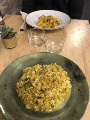 risotto e pasta vegan squisiti, ci siamo tornati anche la sera ma purtroppo non meritava altrettanto e costava di piú  at Idem Con Patate in Turin