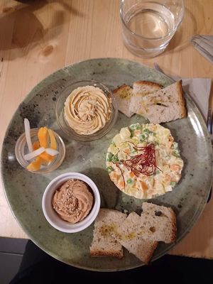 Vegan tapas at Idem Con Patate in Turin