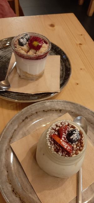 Crumble con crema chantilly e grano saraceno e cheesecake con frutti rossi❤ at Idem Con Patate in Turin