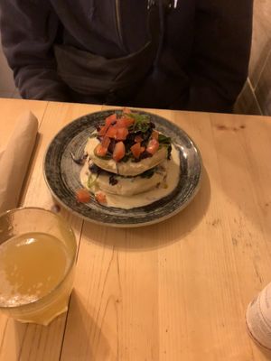 Pancake con hummus ricotta verdure e pomodoro  at Idem Con Patate in Turin